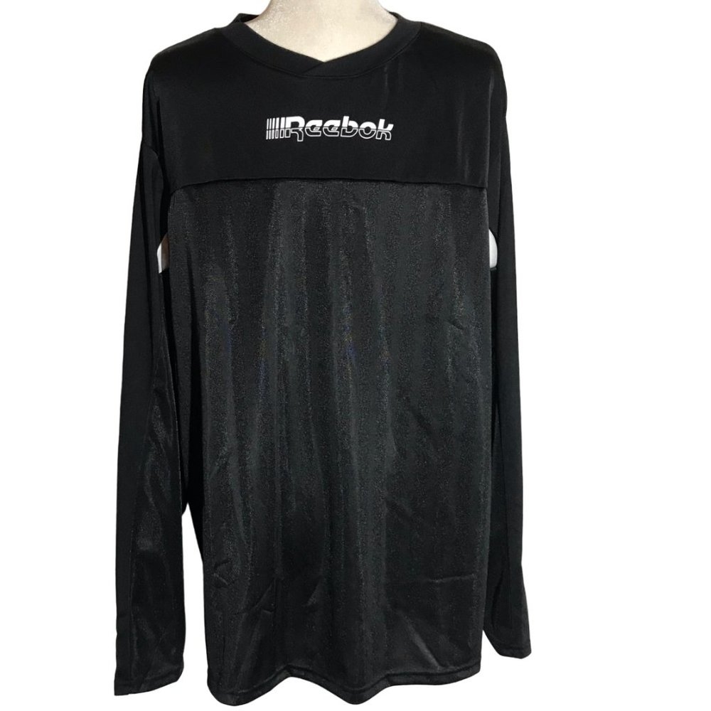 Reebok V Neck Jersey. New With Tickets.  Size Large.